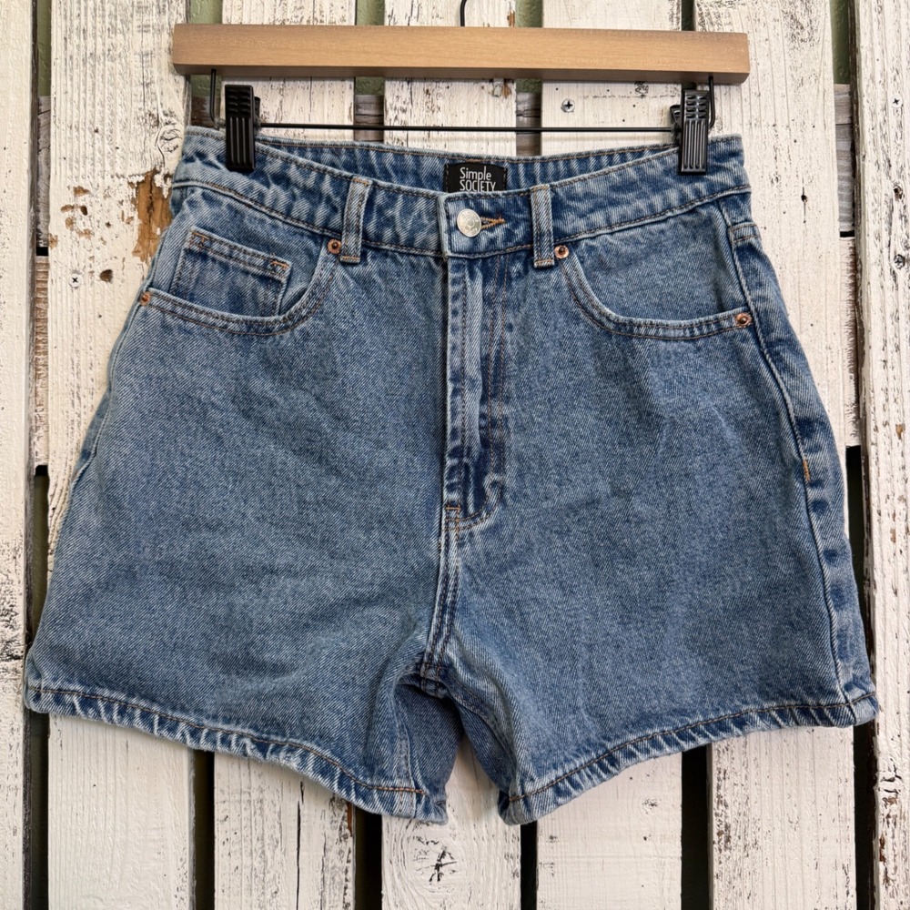 Simple Society High Waist Mom Jeans Denim Shorts Size 5/27 Medium Wash Retro